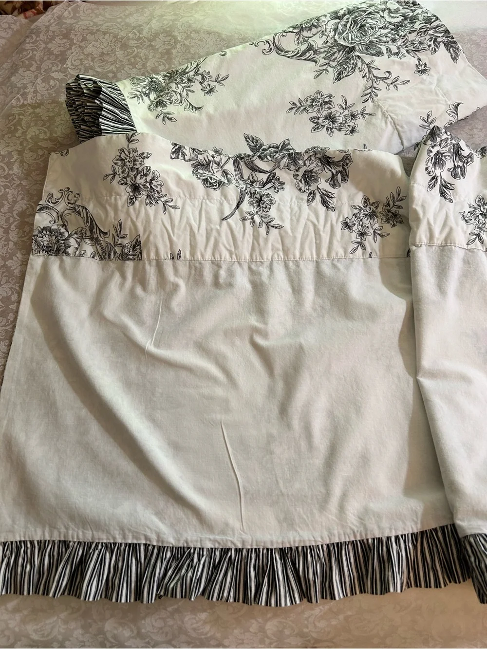 J. C. Penney Home ~Toile Floral 21” x 78” Rod Pocket Valances / Set of 2